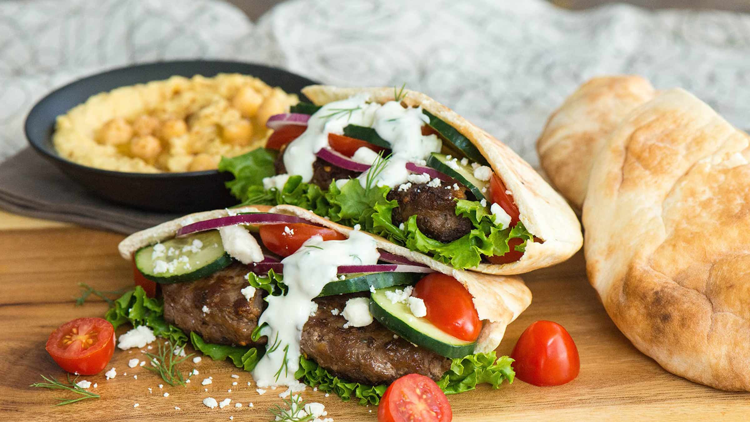 Pita Steak Burger with Yogurt Sauce